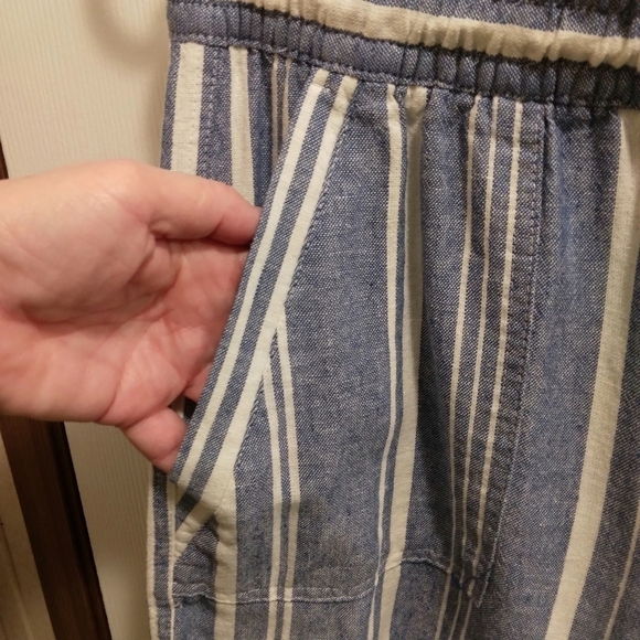 Nautica Women's Linen Blend Blue & White Striped Pull-On Elastic Waist Shorts S - Picture 3 of 8